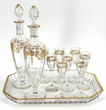 BACCARAT. Dans le goût. 
Service à liqueur, crista