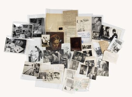 Raccolta di fotografie di van Elsen nel suo studio