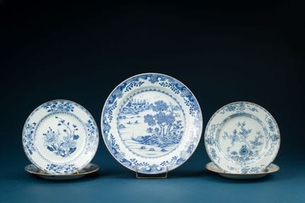 China, 19th century
One platter and four plates ma