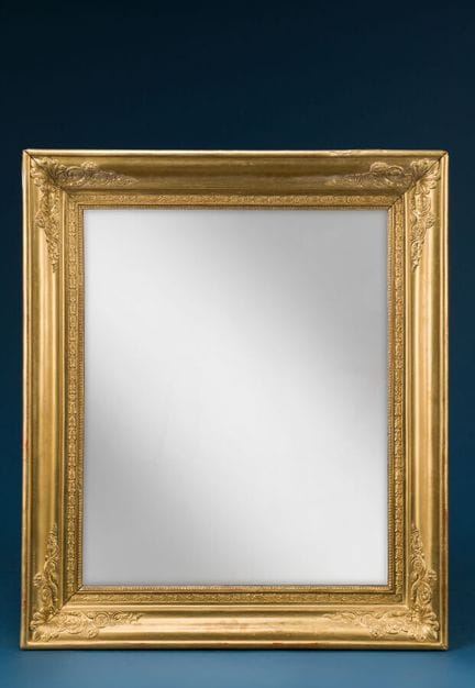 Miroir en pâte dorée à décor de palmettes
XIXe siè
