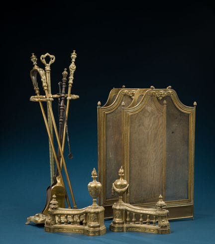 Nécessaire à feux en bronze doré comprenant pelle 