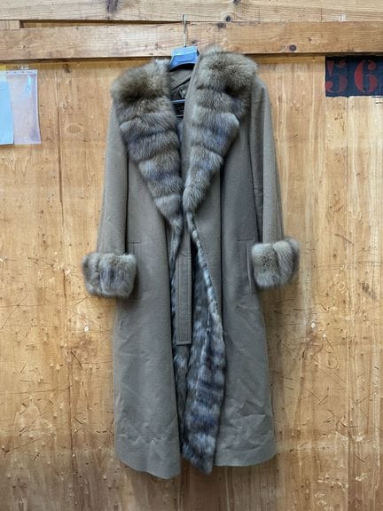 G.R FISCHELIS 
PELISSE en lainage zibeline pour le