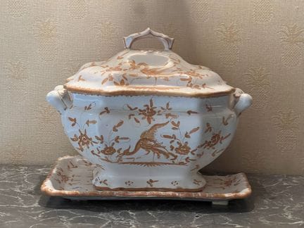 SOUTHERN FRANCE, 18th century 
Earthenware soup tu