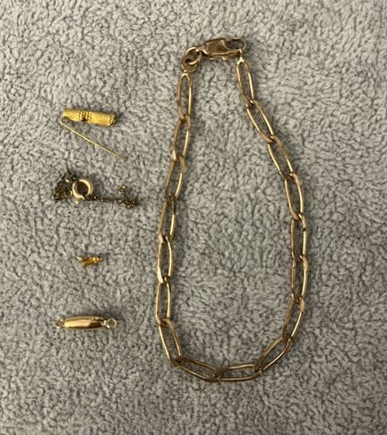 SET OF JUNK JEWELRY made of 750-th yellow gold, co