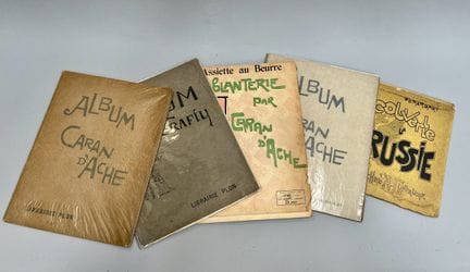 ENSEMBLE de revues satiriques.
(Dimensions et état