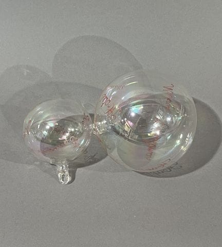 DEUX BOULES DE NOËL en verre soufflé pour l'Hôtel 