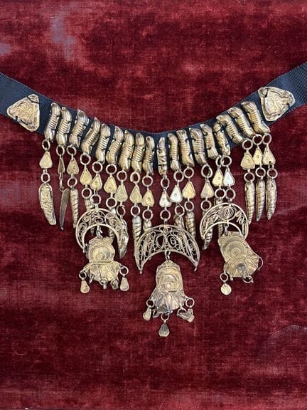 NORTH AFRICA
Gold necklace? with openwork pendants