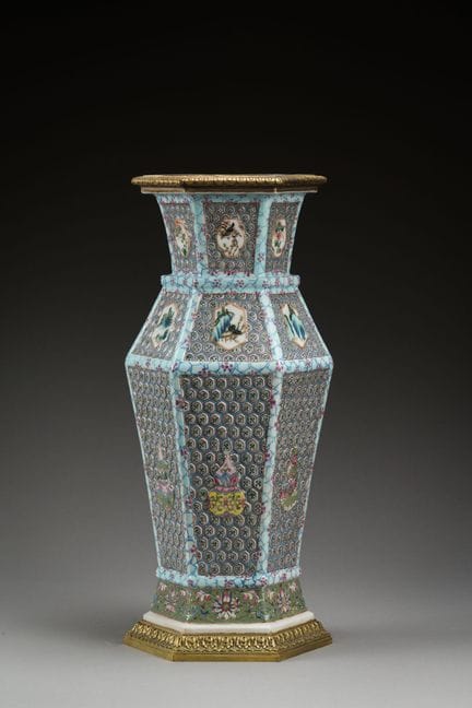 CINA - Fine del XIX secolo
Vaso di forma esagonale