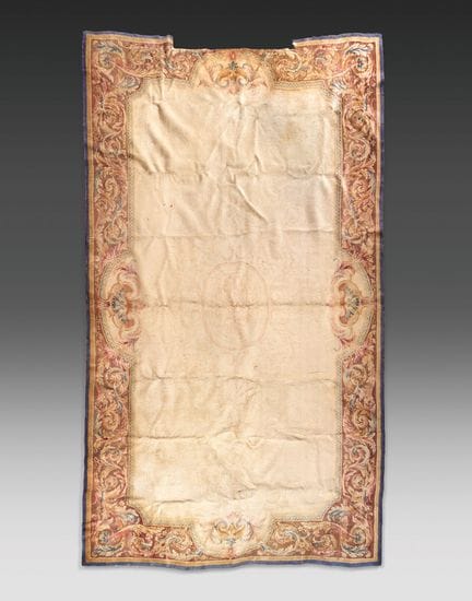 Grande tappeto a punto della Savonnerie, decorato 