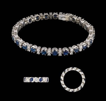 Jewelry.
Jewelry: Set consisting of a bracelet and