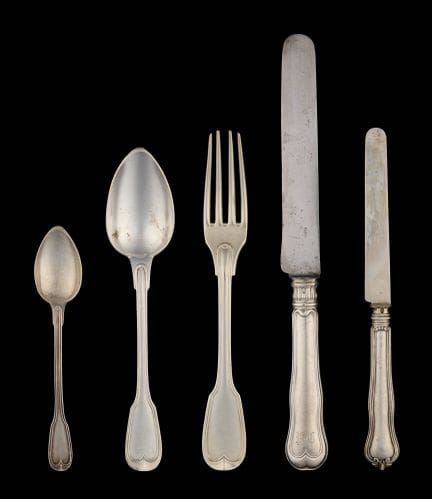 Belgian and French craftsmanship.
Silverware: Silv