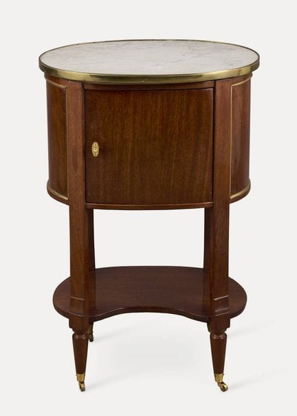 Directoire period.
Furniture: Drum-shaped side tab