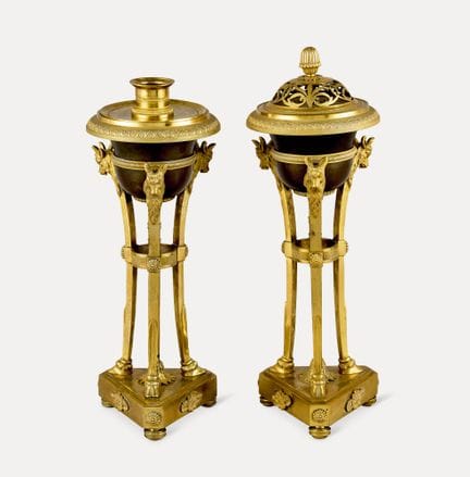 Opera francese.
Oggetto d'arredo: Set composto da 