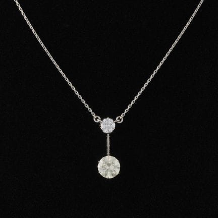 Joyería.
Pieza: Collar con colgante de platino y o