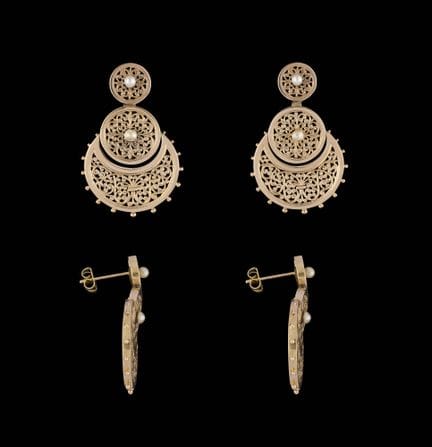 Gioielleria.
Gioielli: Coppia di orecchini in oro 