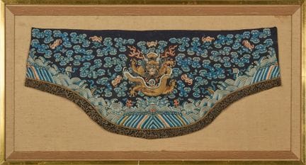 PANEL DE SEDA CHINA BORDADO CON UN «DRAGÓN»