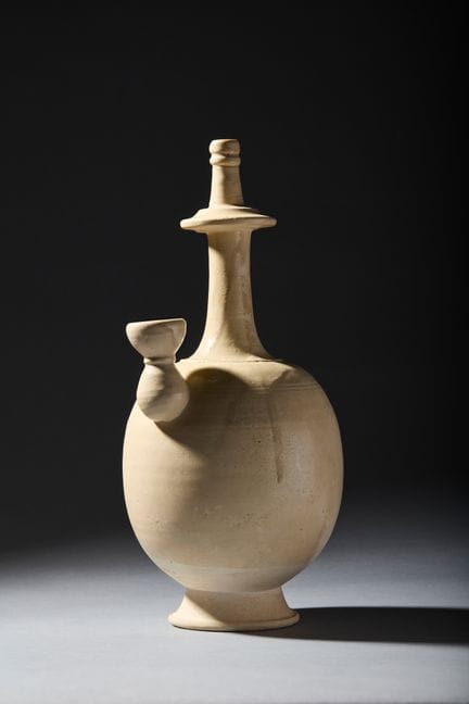 VASO CINESE PER L'ACQUA CON SMALTO BIANCO, KUNDIKA