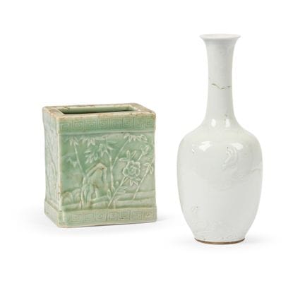PORTAPENNELLI CINESE CON SMALTO CELADON E VASO "DR
