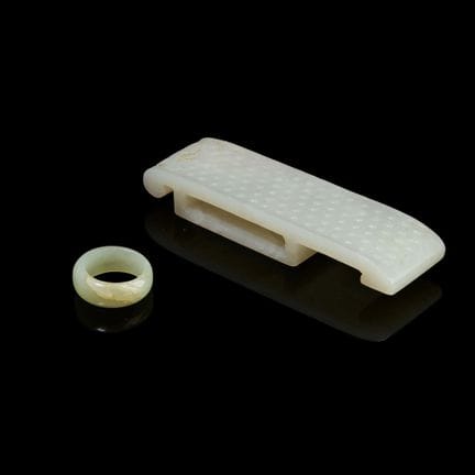 SLIDE DE ESPADA DE JADE BLANCO CHINO Y ANILLO DE J