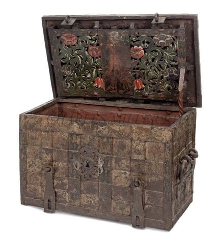 A LARGE ARMADA CHEST/STRONGBOX, 18TH-19TH CENTURY
