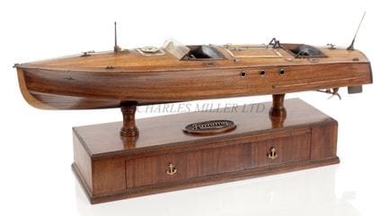 A WELL-PRESENTED BATTERY-POWERED MODEL FOR A HACKE