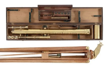TÉLESCOPE DE BIBLIOTHÈQUE À RÉFRACTION DU XXe SIÈC