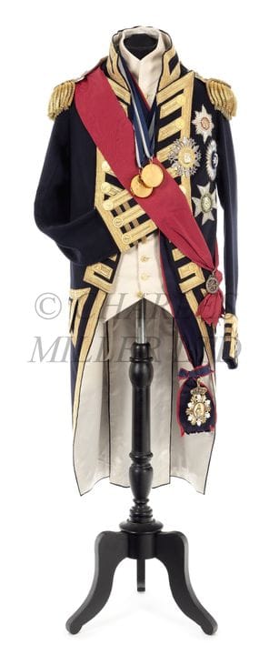UNA REPLICA DELL'UNIFORME DA CERIMONIA MODELLO 179