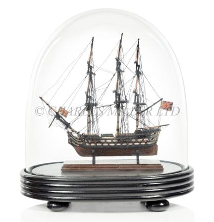 MAQUETTE EN BOIS DE TAILLE MINIATURE REPRÉSENTANT 