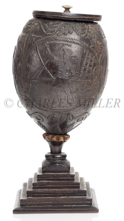 UNA BONITA COPA DE COCO CON DETALLES NÁUTICOS, ALR