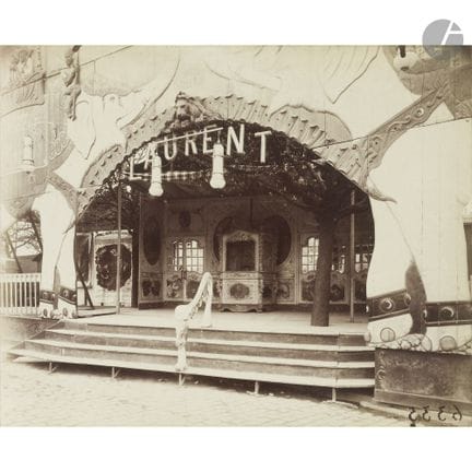 Eugène Atget (1857–1927)
Foire du Trône, Menagerie