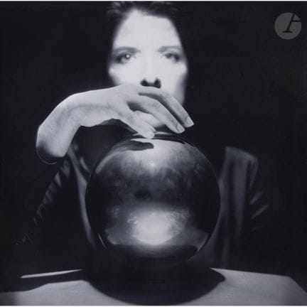 Marina Abramović (1946)
Tesla Urn, 2003.
Silbergel