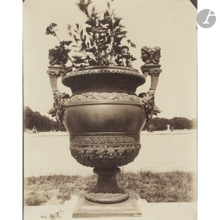 Eugène Atget (1857–1927)
Vase von Claude Ballin. V