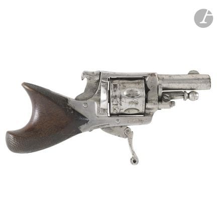 Piccola pistola a sei colpi, calibro 22 anulare.
C