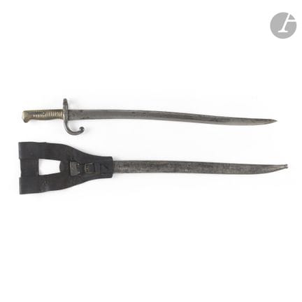 Deux baïonnettes Chassepot modèle 1866.
Poignée en