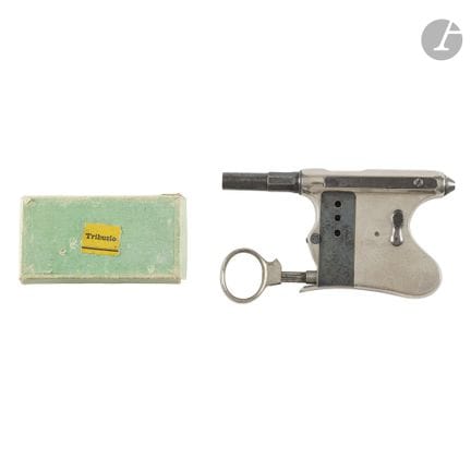 Pistola semiautomatica Tribuzio, a otto colpi, cal