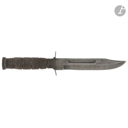 U.S.A.
Poignard type MK2. Poignée à rondelles de c