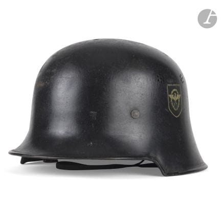 Elmetto da pompiere tedesco modello 1934.
Cuffia c