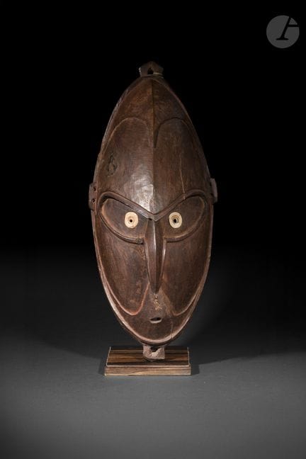 Maske, Ramu-Tal, Papua-Neuguinea
Höhe: 63 cm
Holz 
