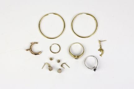 Goldset (750) bestehend aus einem Ring mit einem S