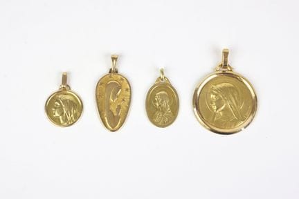Lot de 4 médailles de la Vierge en or jaune (750),