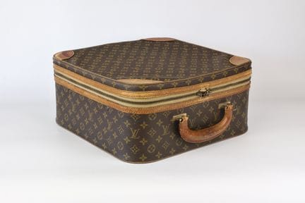 Louis Vuitton, malle en toile Monogram et cuir nat