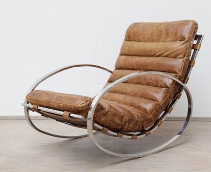 -  Fauteuil à bascule en cuir marron conçu par Ren