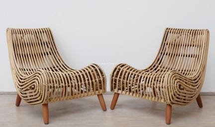 -  Paar rotan stoelen, ontworpen door Piero Palang