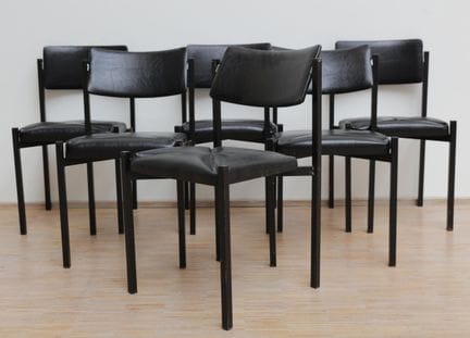 -  Série de six chaises identiques de la marque Ta
