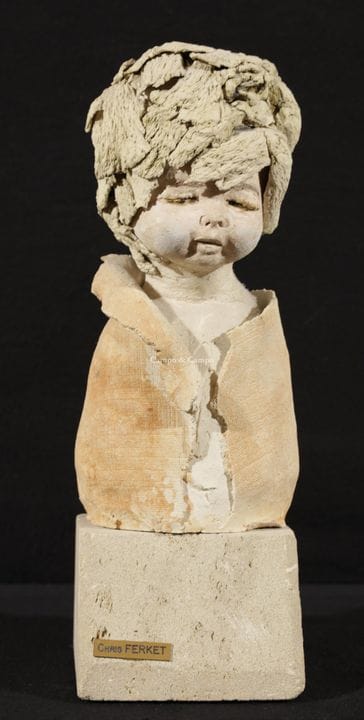 费尔凯特克雷蒂恩·约瑟夫·M  1929-2009  -  儿童半身像  陶器。釉陶  签名。  高