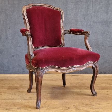 POLTRONA con schienale cabriolet a forma di violin