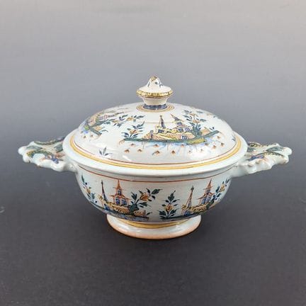ROUEN - Ciotola rotonda con coperchio in maiolica,