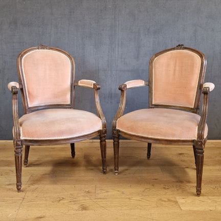 COPPIA DI POLTRONE con schienale a capote in stile