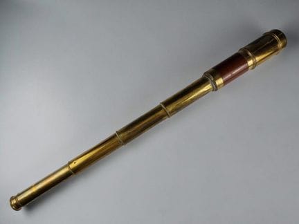 CANNOCCHIALE in ottone e mogano a cinque sezioni, 