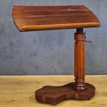 TAVOLO DA BIBLIOTECA O DA LETTO con piano regolabi